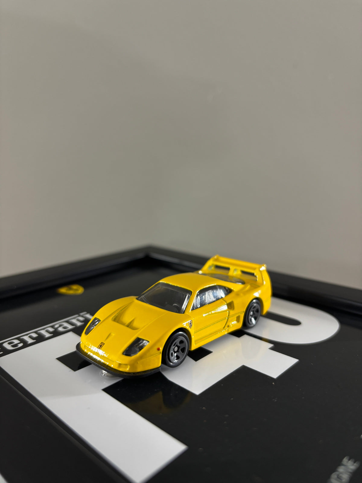 Ferrari F40 3d Hotwheels Car frame 1:64 scale (Q case)