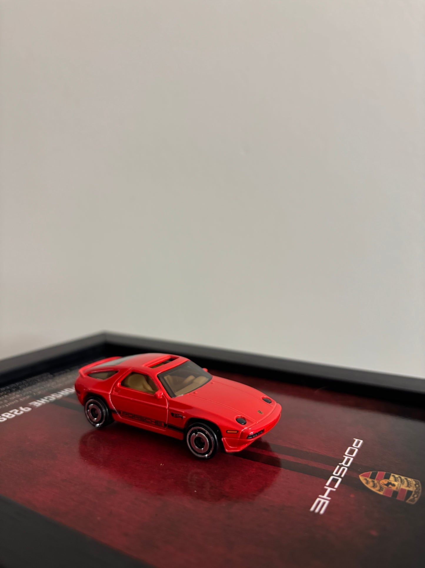 1983 Porsche 928S 3d Hotwheels Car frame 1:64 scale (Q case)
