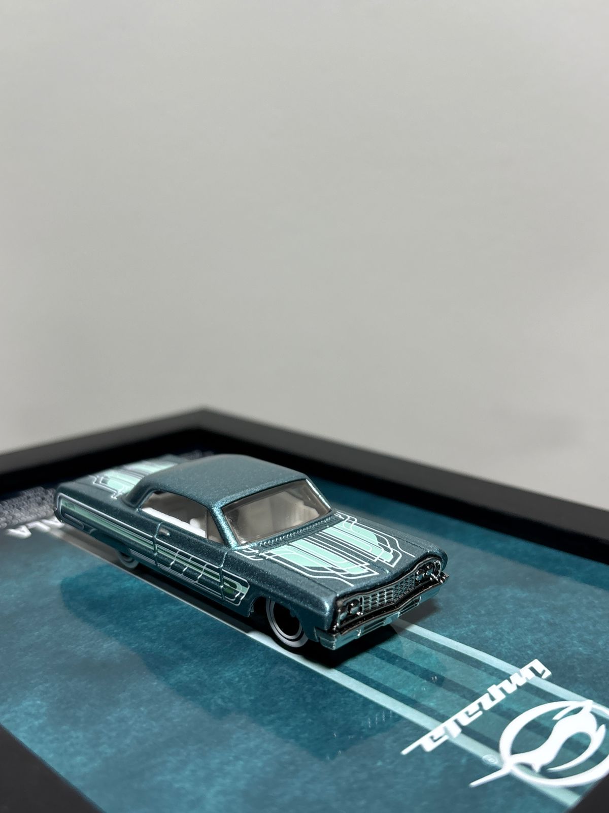 Impala 64 Hot Wheels Detachable Car Frame - Classic Diecast Display India View 2 - Artistic Affairs